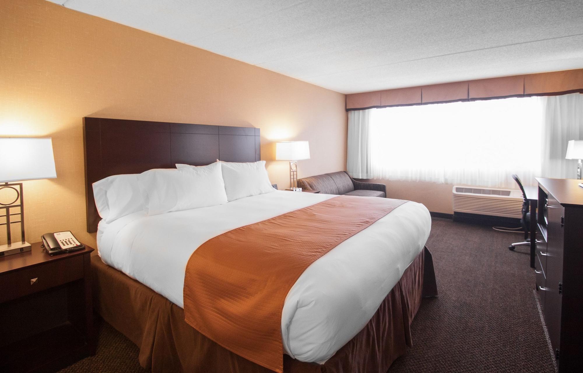 Comfort Inn & Suites Wadsworth Buitenkant foto