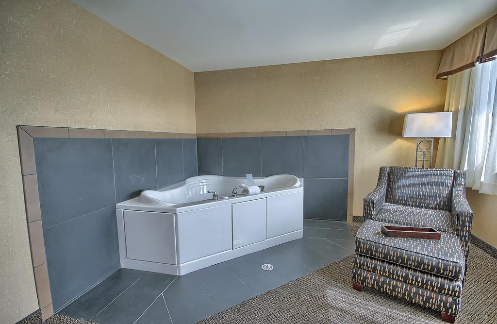 Comfort Inn & Suites Wadsworth Buitenkant foto