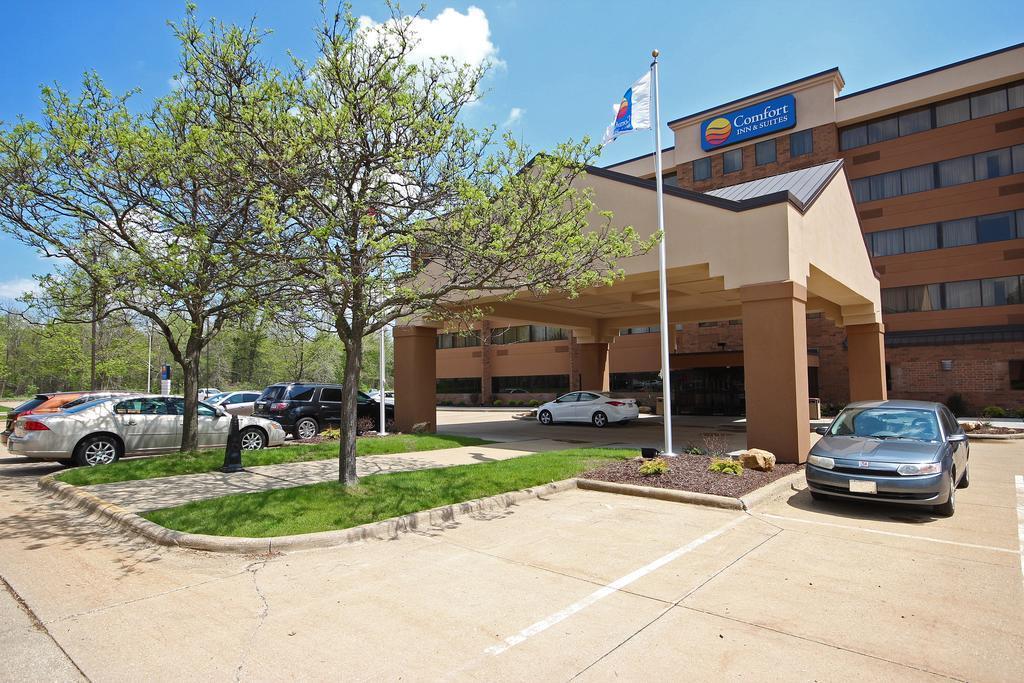 Comfort Inn & Suites Wadsworth Buitenkant foto