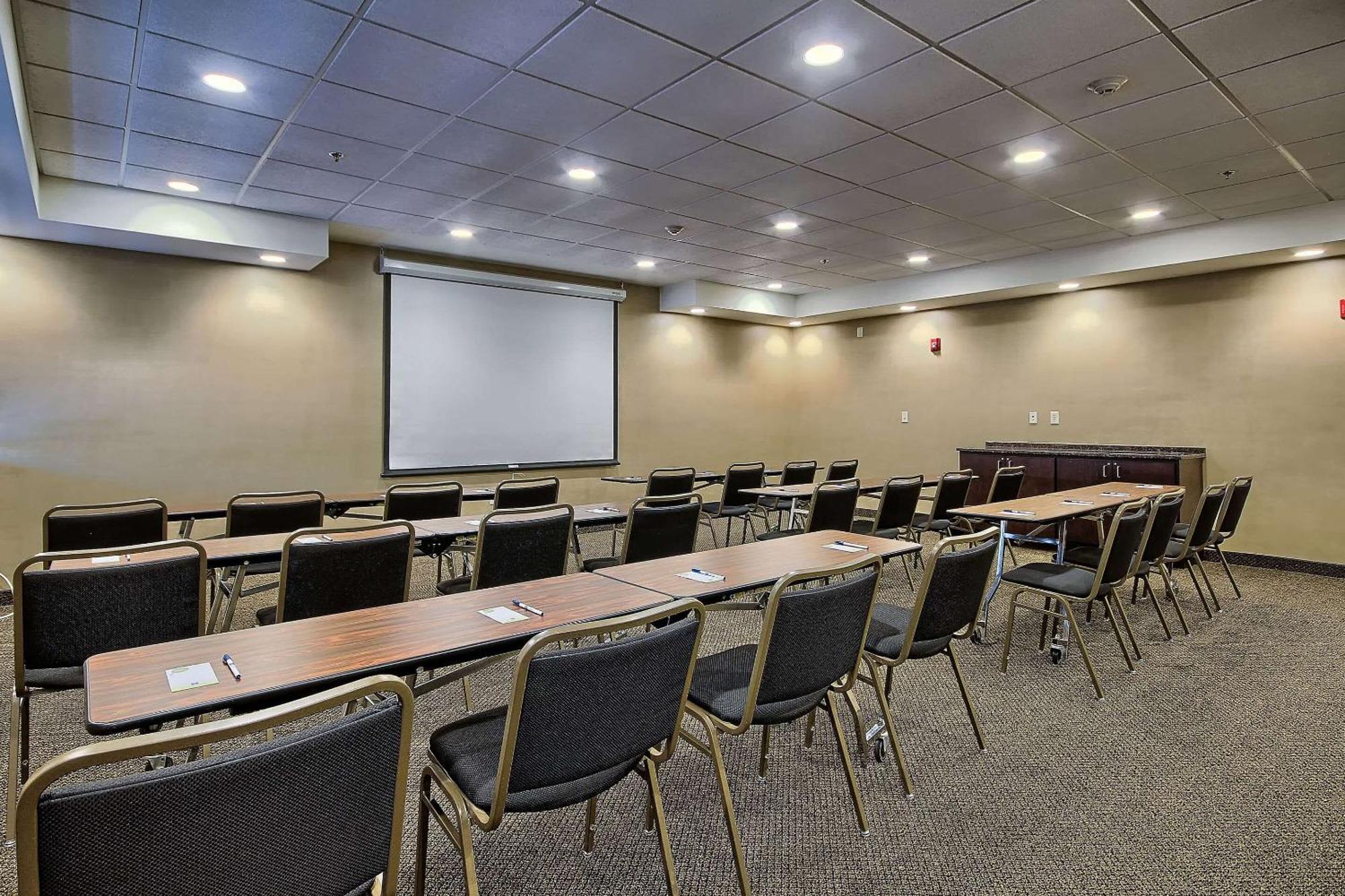 Comfort Inn & Suites Wadsworth Buitenkant foto
