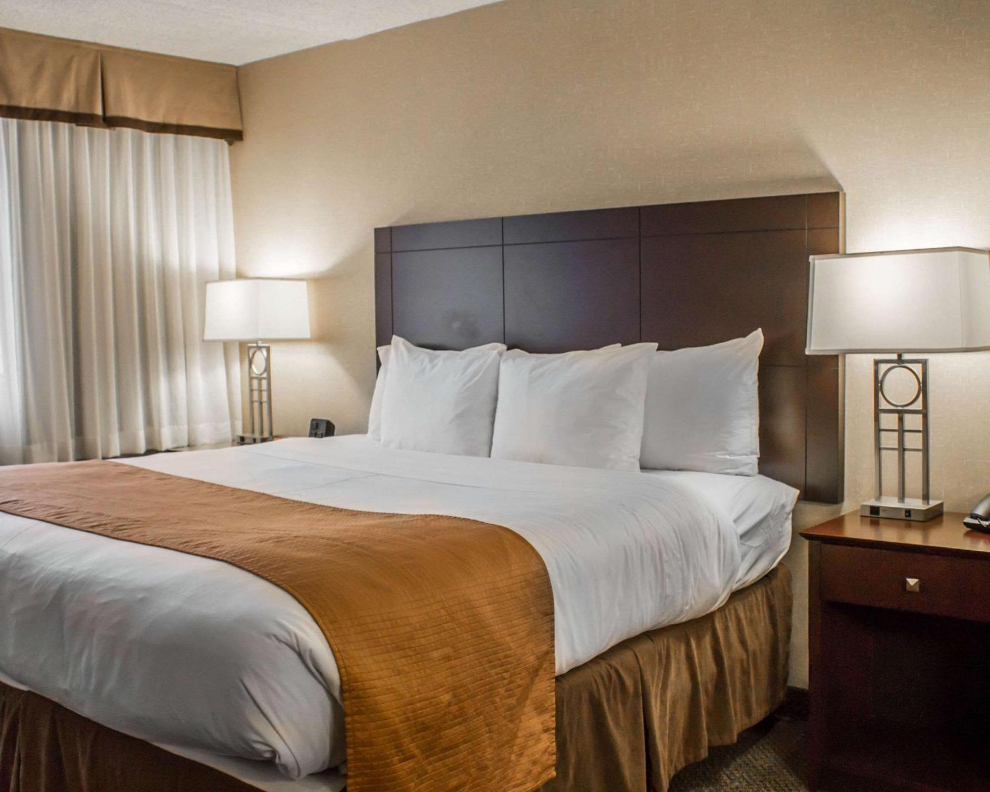 Comfort Inn & Suites Wadsworth Buitenkant foto