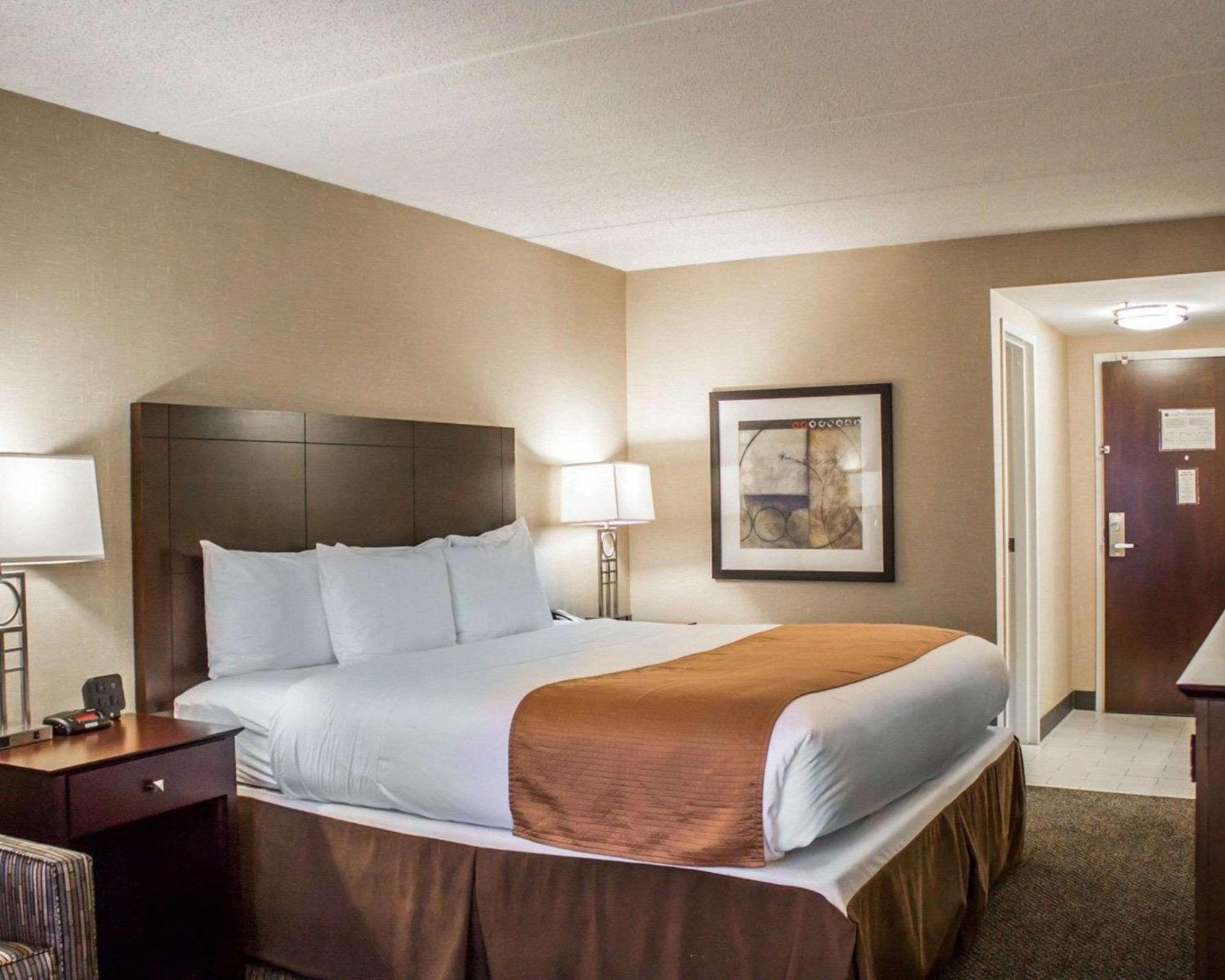 Comfort Inn & Suites Wadsworth Buitenkant foto