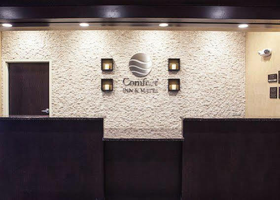 Comfort Inn & Suites Wadsworth Buitenkant foto